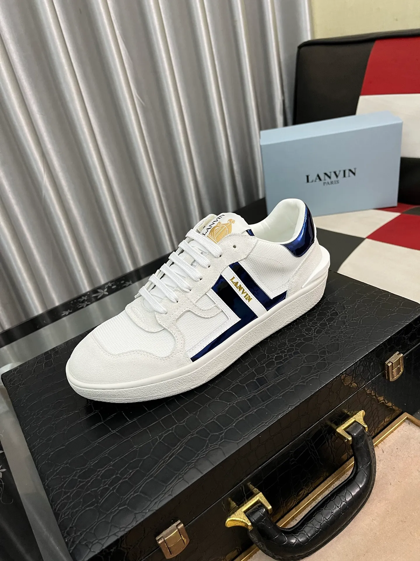 Men's men's shoes 💰540⌚️⌚️❗️Lanvin# Lanvin spring and summer series new colors latest lace up fashion casual forrest shoes running shoes ~ bumpr high quality couple series‼ ️ The latest trendy products of the season 🌈Many bloggers have started buying original models and custom-made them. The uppers are made of nubuck leather. They are very versatile, fashionable and casual, and are comfortable on the feet. Recommended for personal use! The original molded rubber backing with clear logo is wear-resistant. Standard code for couples: female code 35~40, male code 38-45